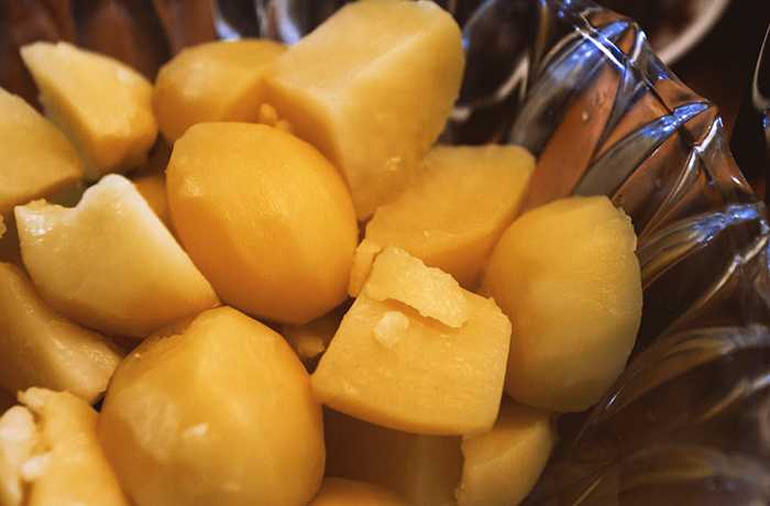 Можно ли кормить хомяков сырой картошкой